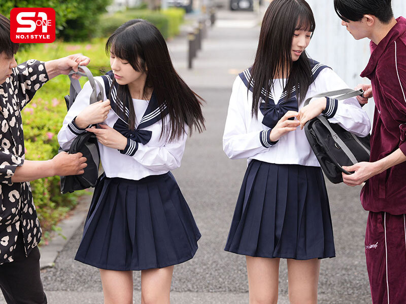 「浅野こころ×榊原萌の美少女JK双子と3P!スレンダー制服姿がたまらない濃厚プレイ」のサンプル画像5枚目