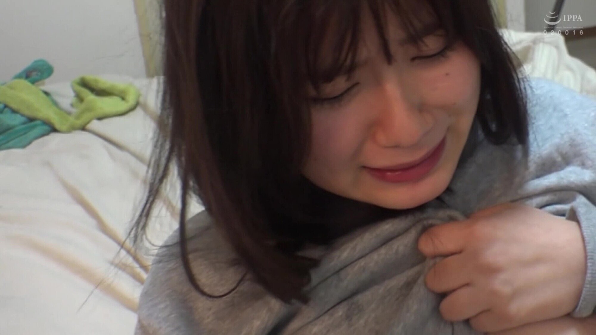 「おしっこいっぱい出ちゃう・・・。美肌美少女とハメ撮り」のサンプル画像4枚目