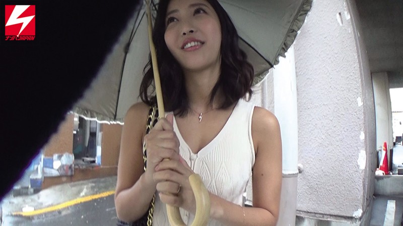 『旦那が帰ってきちゃうから…急いでしよっ』 即尺!即ハメ!美人セレブ妻は即効型の都合のイイ絶倫ビッチだった。 人妻:スミレさん。