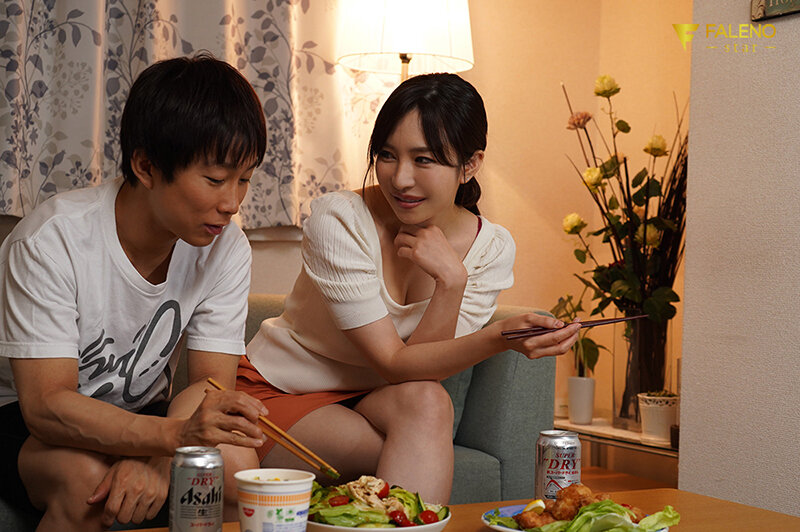 「小野夕子のNTR騎乗位で何度も絶頂！巨乳パイパン姉の寝取り3日間【尻フェチ必見】」のサムネイル