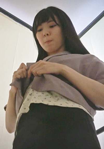 「アパレル店員の暴挙!色白美人が通された闇の試着室!」のサムネイル