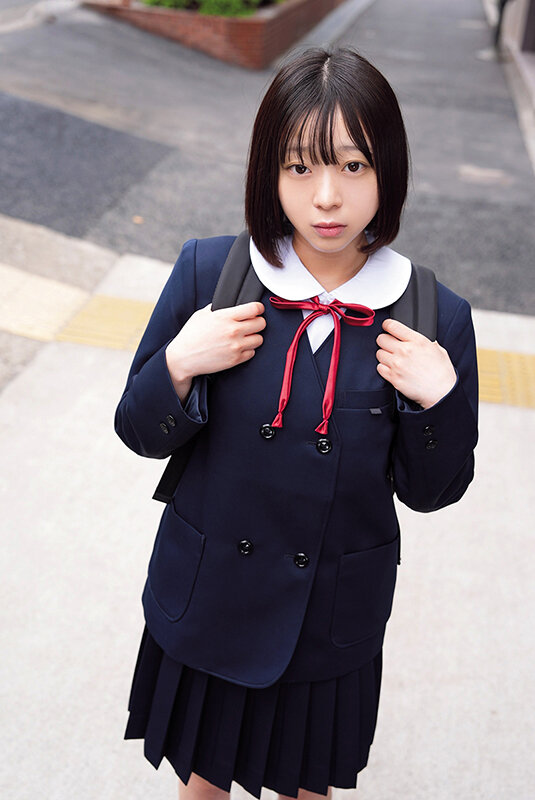 「【美少女】パイパン小柄セーラー服JKに中出し!ミニ系ロリ美少女との制服プレイ4時間」のサムネイル