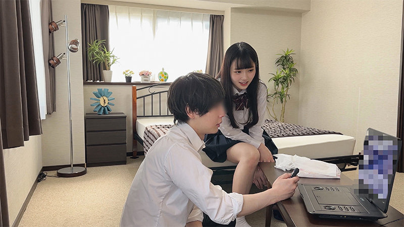 「美少女JKの幼馴染と秘密の関係！女子校生との甘い中出し体験を隠し撮り映像で公開」のサンプル画像1枚目