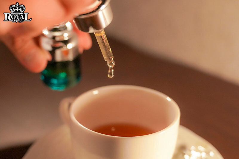 「鳳みゆ 巨乳OLがマッサージエステで媚薬漬け!フェラから中出しまで絶頂連続の施術体験」のサンプル画像8枚目