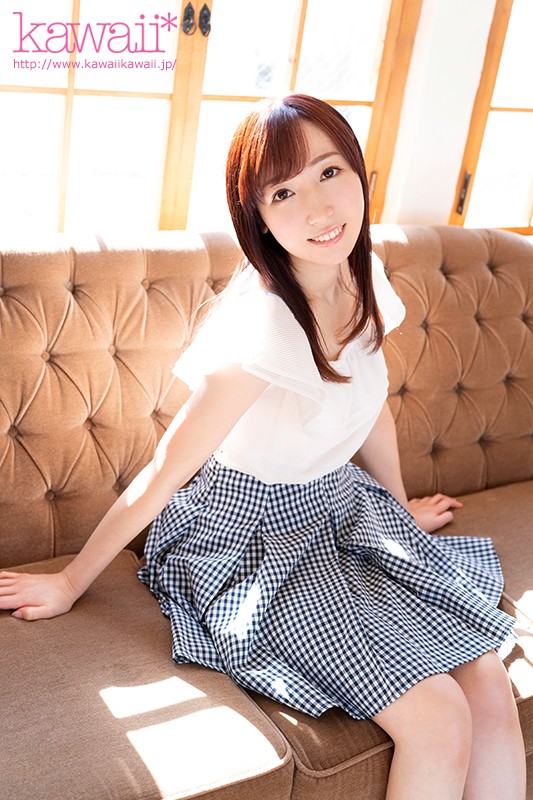 「皆川ゆうな 美乳スレンダー女子大生が3P・4Pで顔射される衝撃AVデビュー作」のサムネイル