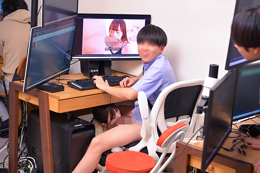 「ミニマム背丈の新人肉便器女AD 殺し文句の「監督になりたいんだろ？」で完全マインドコントロールw 365日毎日ハメられ＆ち○ぽをしゃぶらされ、SEX狂いマ○コが爆誕w」のサムネイル