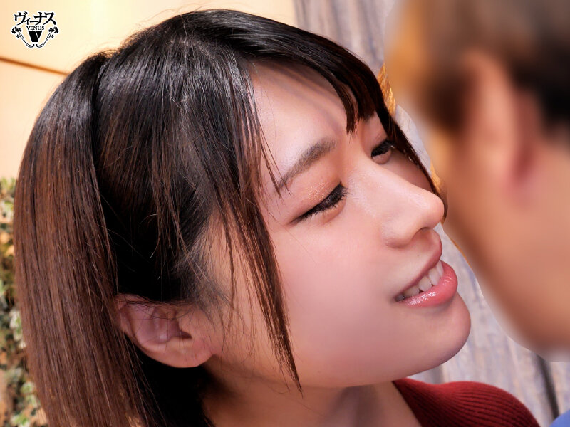 「白雪美月の巨乳叔母が甥を誘惑！人妻熟女との密着セックスで中出し絶頂」のサンプル画像4枚目