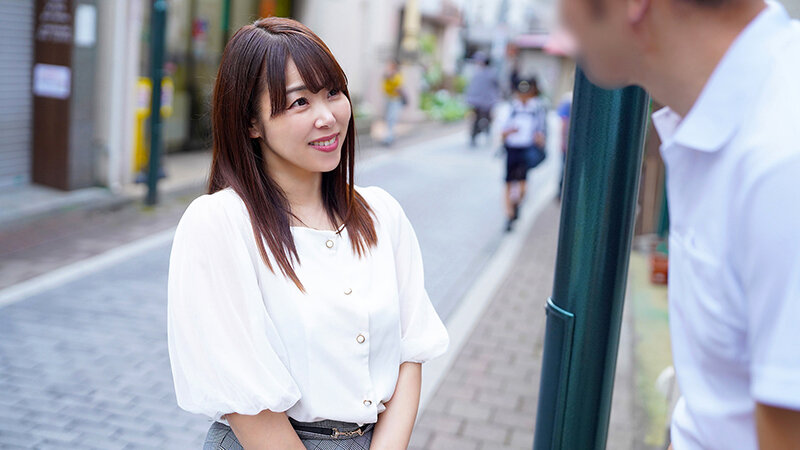 「【素人ナンパ】商店街で見つけた巨乳熟女人妻4人にフェラ・パイズリ・中出し！潮吹き絶頂」のサンプル画像4枚目