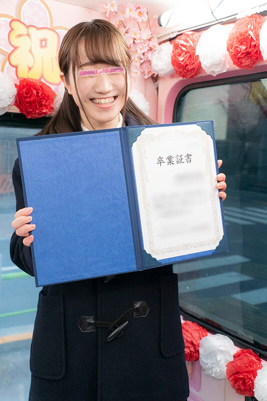 「【素人JK】マジックミラー便で卒業式直後の美少女50人とデカチン初体験8時間ベスト」のサンプル画像2枚目