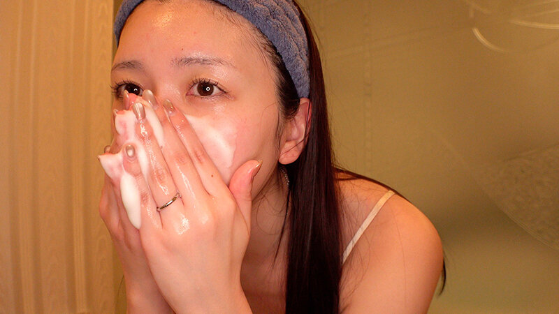 「戸川なみが会社の飲み会後に不倫SEX！ハメ撮りでフェラ・ごっくん・中出しの濃厚プレイ」のサンプル画像14枚目