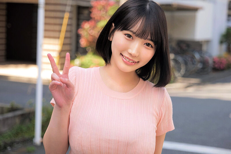 「【素人女子大生】スレンダー巨乳美少女をナンパして生中出し！ウブなハニカミ娘りむ・ちはる編」のサンプル画像1枚目