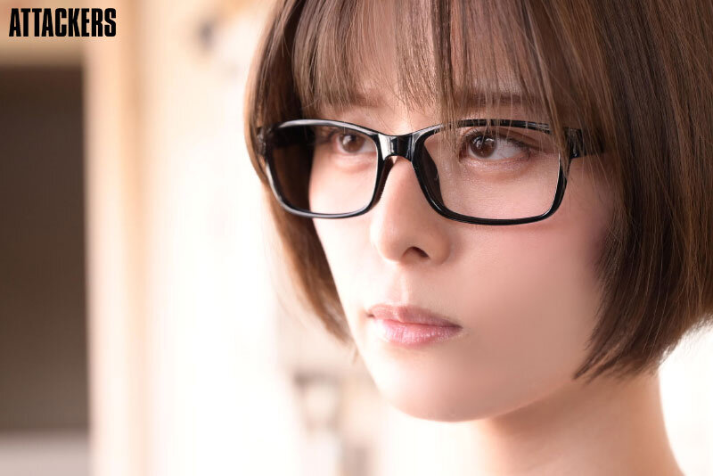 「月乃ルナの濃厚フェラ抜き!無口な美少女お隣さんが痴女化して精子を搾り取る」のサンプル画像2枚目