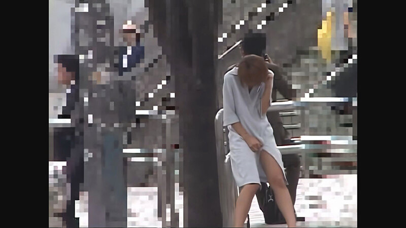 「桜田さくら(松井さくら)が魅せる大胆野外露出プレイ|都会で羞恥体験するAV女優の挑戦」のサンプル画像10枚目