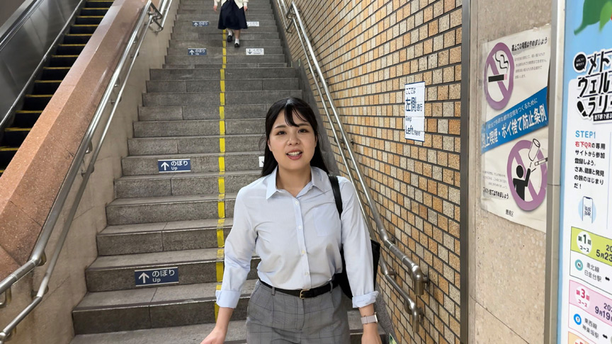 「【生田優梨】あざとい笑顔の後輩OLとの甘い時間｜素人女子の恋愛SEX動画を完全公開」のサンプル画像15枚目