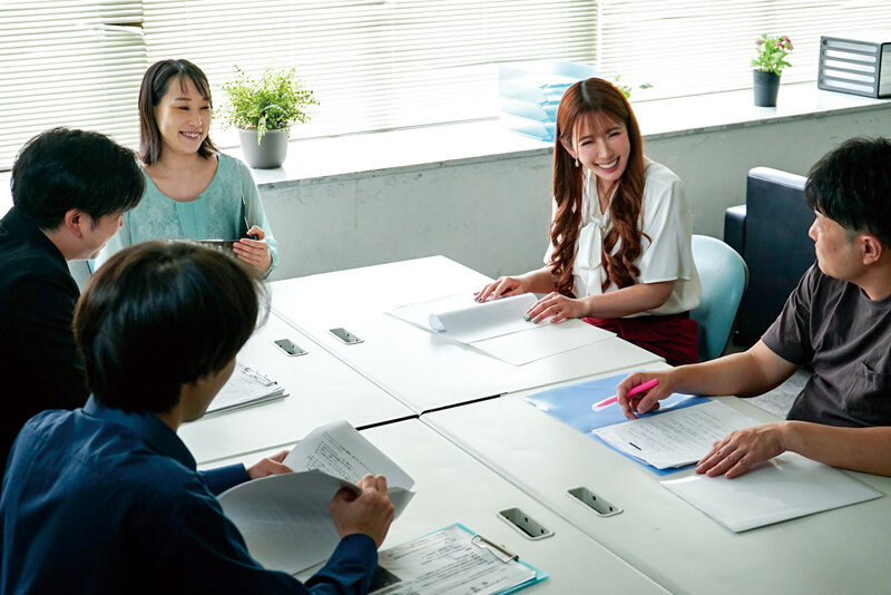「波多野結衣が人妻PTA会長役で魅せる背徳NTR不倫ドラマ|デカチン相手に寝取られる衝撃展開」のサンプル画像2枚目
