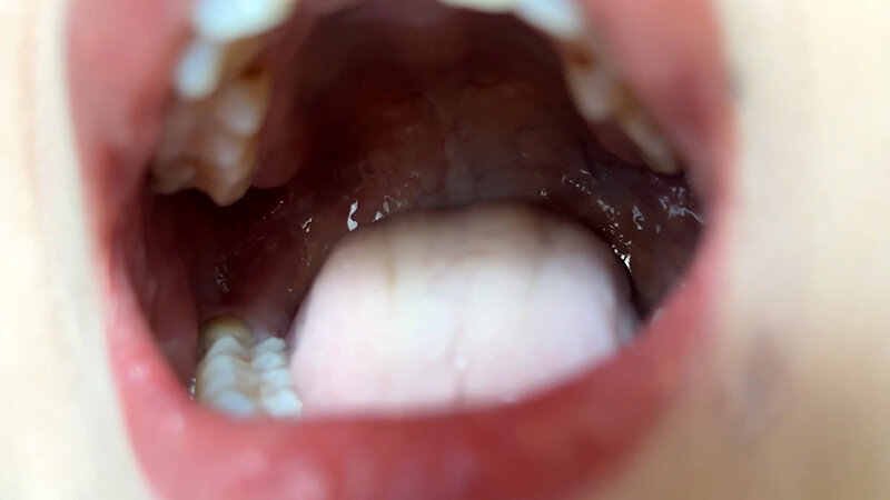 「【素人ナンパ】コールセンター勤務の美人お姉さんに街角で声かけ!口内観察に恥じらう姿が可愛すぎる」のサンプル画像7枚目