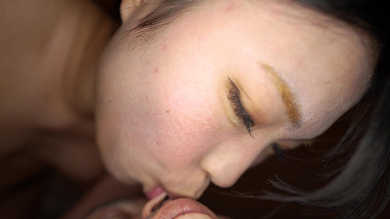 「【七藤優亜】美人お姉さん素人が唾液プレイに挑戦！顔面びしょ濡れの衝撃映像【個人撮影】」のサンプル画像19枚目