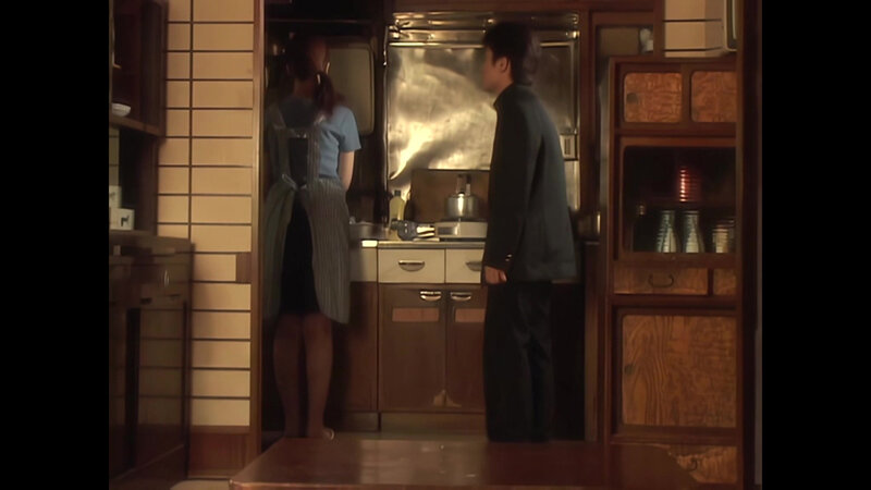 「秋葉りさの近親相姦プレイ|巨乳熟女が和服姿で魅せる禁断の蔵の中の情事」のサンプル画像12枚目