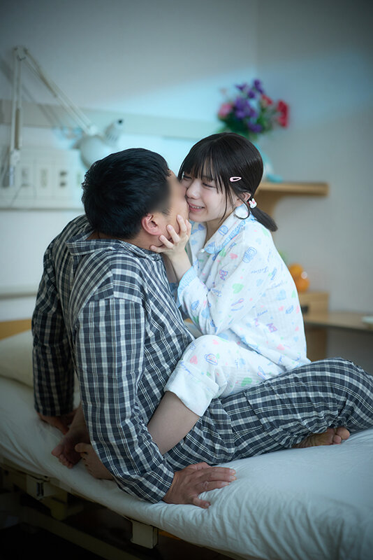 「パイパン女子校生の濃厚キス・接吻プレイ|小柄なミニ系美少女との甘いベロキス体験」のサンプル画像2枚目