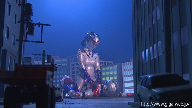 「月島さくらが女戦士に変身!悪の宇宙人との激闘バトルで見せる熱演アクション」のサンプル画像16枚目