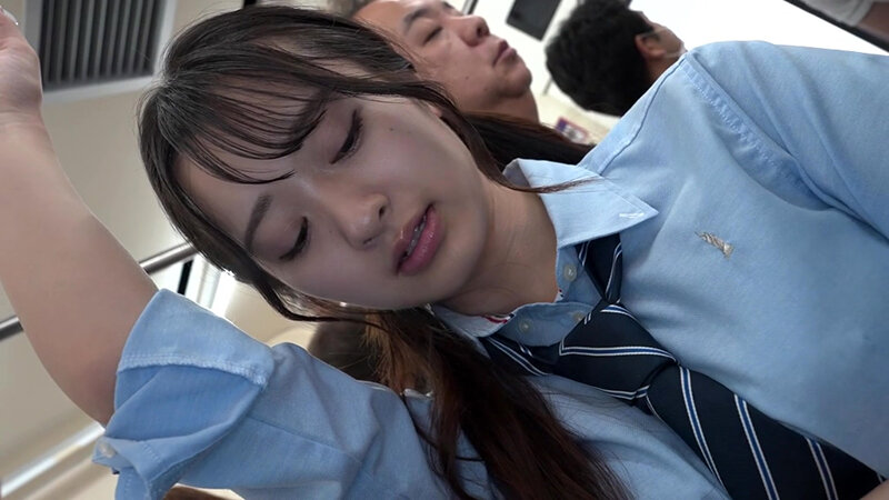 「【素人JK】制服女子校生が電車で激しいフェラと潮吹き中出しで絶頂痙攣する動画」のサムネイル