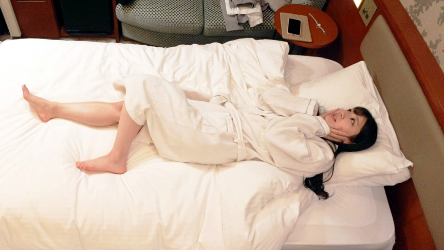 「ビジネスホテル流出映像 素人美女の恥じらいオナニー盗撮 #3【プライベート自慰】」のサンプル画像7枚目