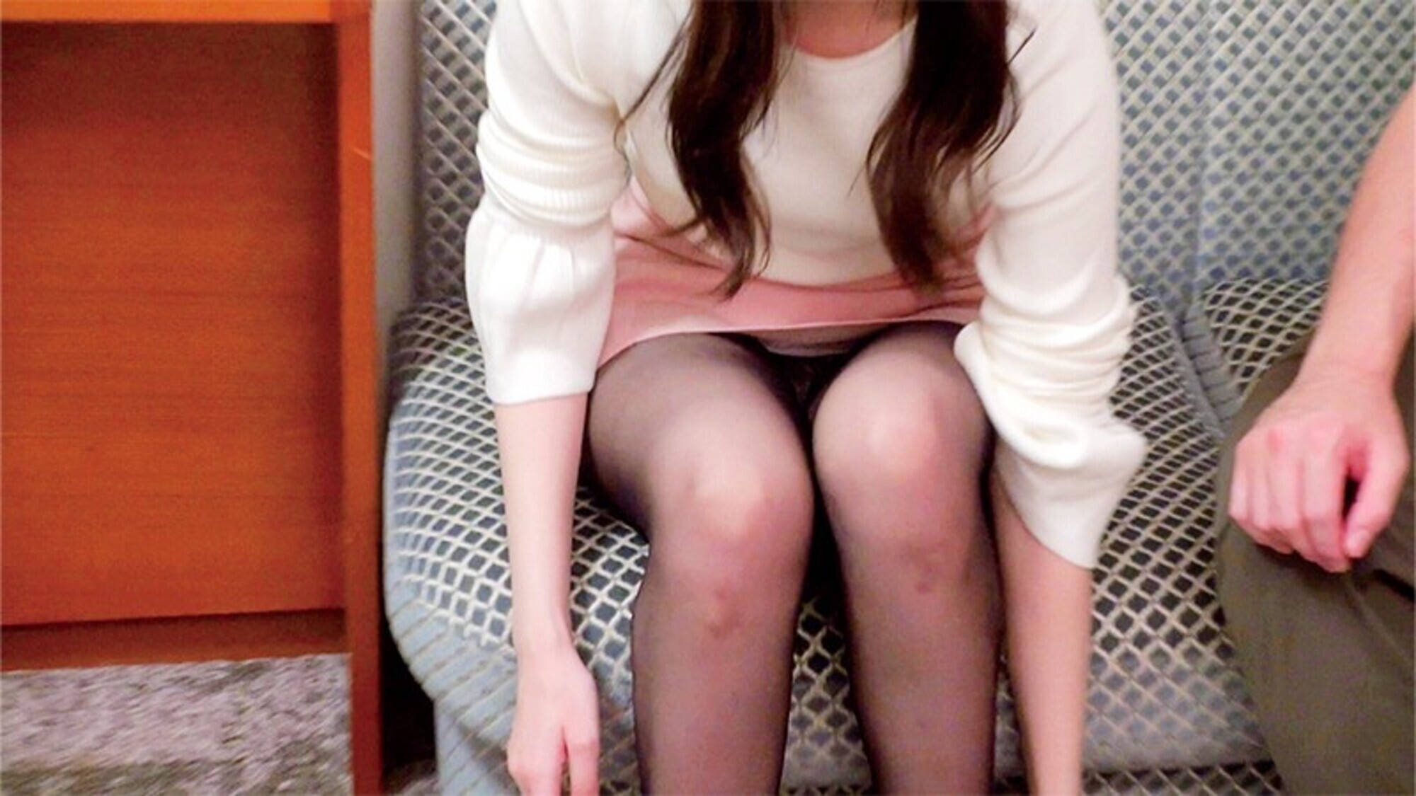 「高学歴の女子大生が普通に生きてたら、まず出会うことのないだろう野球拳で脱衣ムラムラ生中出しセックスに挑戦!なつきちゃんとさらちゃん」のサンプル画像6枚目
