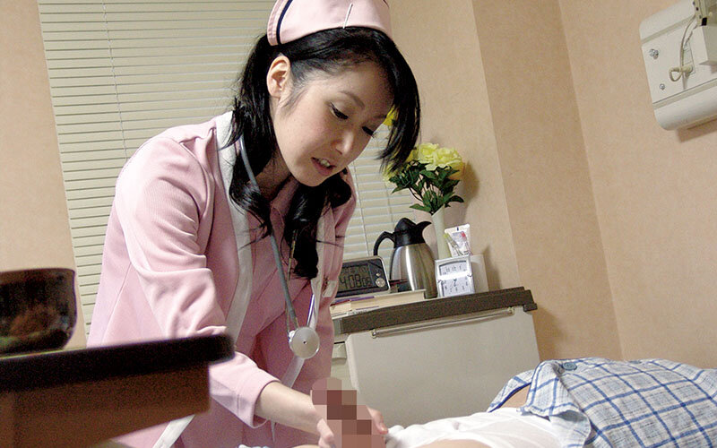 「熟女ナースの人妻看護師に見せつけ露出プレイ|ムチムチ巨尻おばさんとの病院エロ4時間」のサンプル画像7枚目