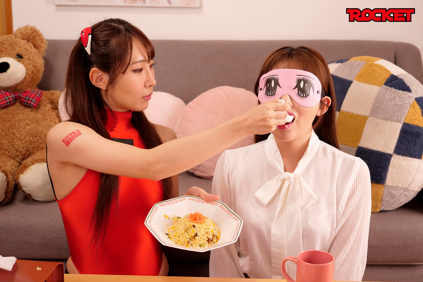 「五十嵐清華×瀬戸ひなこのレズ作品「私愛用レズロボット2」濃厚な女同士の絡みが話題」のサンプル画像2枚目