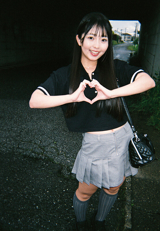 「泉りおんとハメ撮りデート｜パイパン美少女とのフェラ・中出し・ごっくん濃厚プレイ」のサンプル画像1枚目