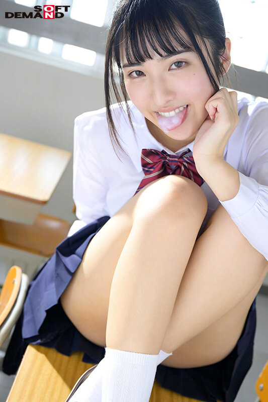 「久我まどか 制服女子校生がフェラ＆ごっくん初体験 スレンダー美少女と先生の秘密の関係」のサンプル画像17枚目