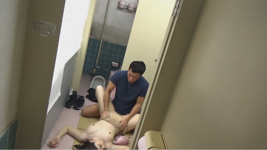 「【素人】黙従女体~男の罠に堕ちた女の映像集~厳選50件5時間収録【従順美女】」のサンプル画像6枚目