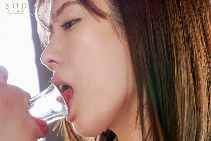 「小湊よつ葉 家庭教師との甘い接吻に翻弄される濃厚キスラブストーリー アイドル級美女の誘惑」のサンプル画像8枚目