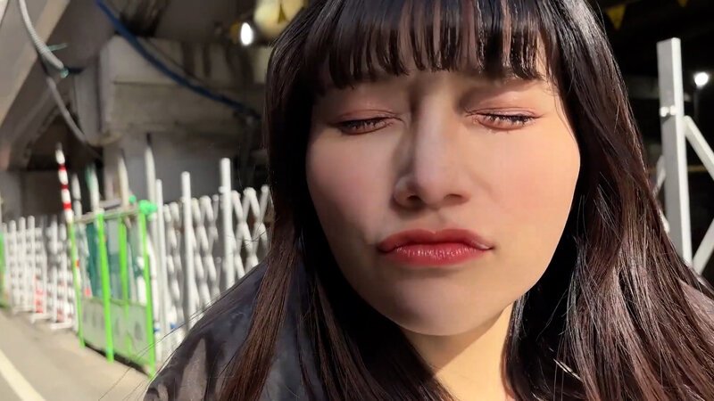 「【素人ナンパ】アパレルお姉さんひなみちゃんに街中キス交渉！接吻プレイで悶絶する美女の反応が最高」のサンプル画像3枚目