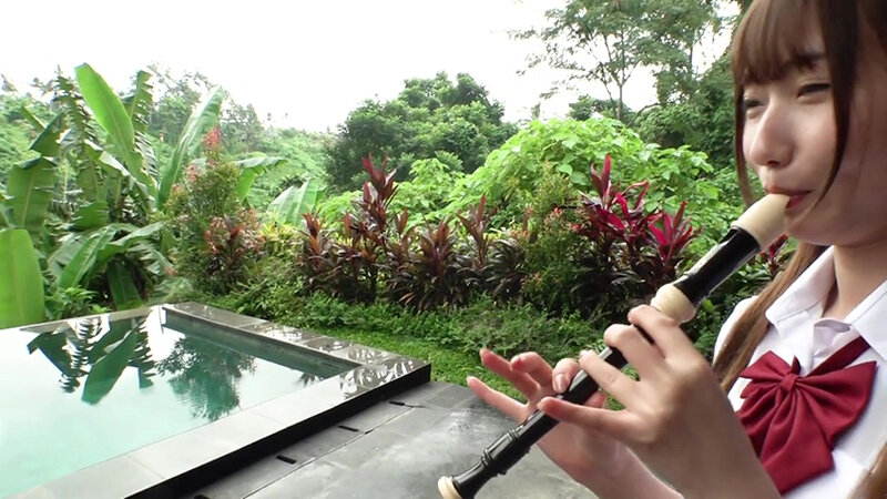 「逢沢みゆの水着グラビア動画｜セクシーアイドルの魅惑ボディを堪能できるイメージ作品」のサンプル画像2枚目