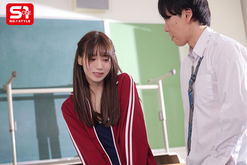 「兒玉七海が女子校生役で3P・4Pに挑戦!オタク系美少女の顔射プレイが話題の作品」のサンプル画像2枚目