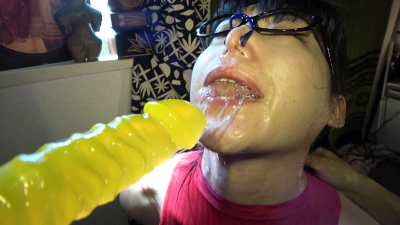 「広瀬ちひろのイラマチオ調教動画|過激なゲロプレイに悶えるマゾ女優の本気映像」のサンプル画像15枚目