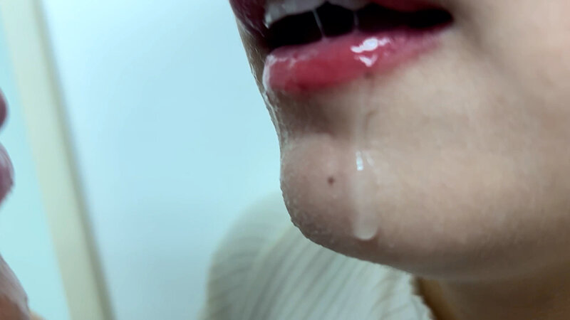 「【素人ナンパ】美人お姉さん美容部員がM男に濃厚キス・接吻を許す衝撃映像」のサンプル画像15枚目