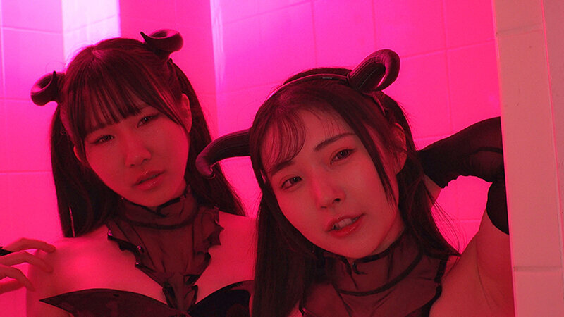 「天羽りりか・皆月ひかる他出演!Wサキュバス痴女に襲われ中出し&ごっくんでM男が搾り取られる」のサンプル画像16枚目