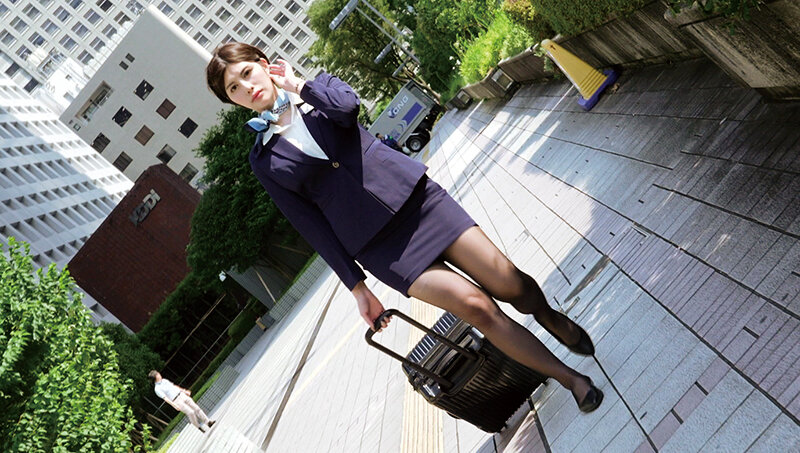 「津久葉メイのスパンキング調教|スレンダー巨乳CAが魅せるマゾ願望解放ドキュメント」のサンプル画像2枚目