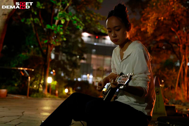 「あんどうはな AVデビュー作品｜スレンダー素人美女の初撮り映像が話題」のサンプル画像9枚目