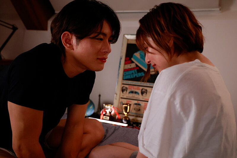 「豊岡さつきがカップルで魅せる濃厚スキンシップ|デカチン巨根との甘い密着レッスン」のサンプル画像6枚目