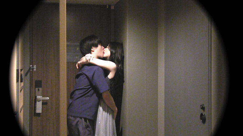 「【素人】巨乳人妻が東京で求める禁断の出会い|欲求不満な主婦の濃厚プレイ」のサンプル画像2枚目