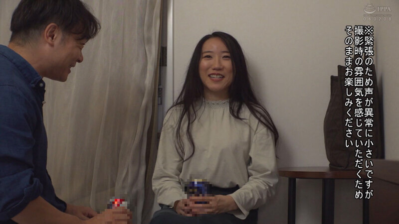 「藍沢汐里 30年ぶりの聖服コスプレで中出し解禁!スレンダー熟女人妻がM女に覚醒するナンパ作品」のサンプル画像1枚目