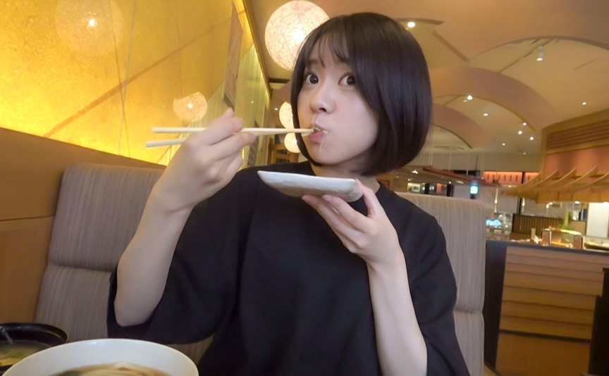 「【素人】家出少女をナンパ！無毛パイパン美少女との出会い系エッチ体験談【ロリ系】」のサンプル画像1枚目