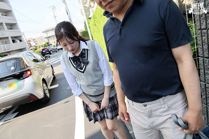 「【名前不明】巨尻女子校生と競泳水着で3P中出し!スクール水着姿の美少女と複数プレイ」のサンプル画像12枚目