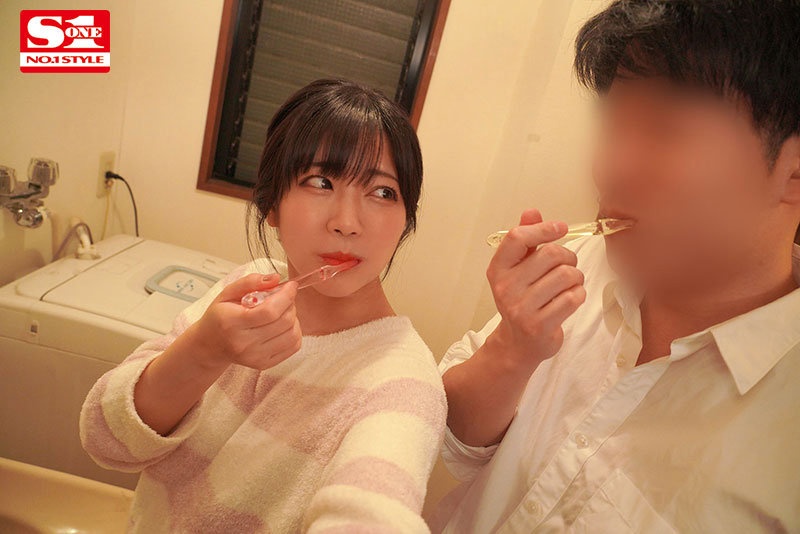 「羽咲みはるのパイズリ＆ハメ撮りで童貞卒業！カップル同棲で筆おろしドキュメント」のサンプル画像1枚目