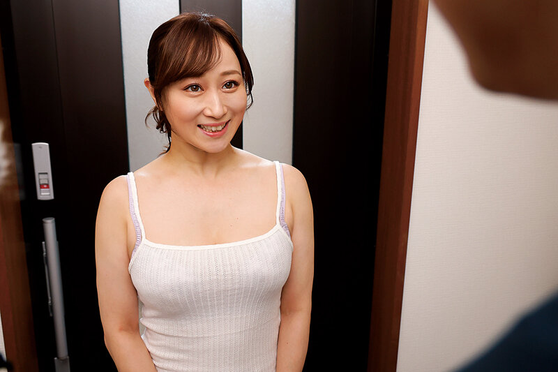 「川上ゆう・天上みさらがピタパン姿で誘惑!美乳×巨尻の引っ越し屋スタッフに目線釘付け」のサンプル画像15枚目