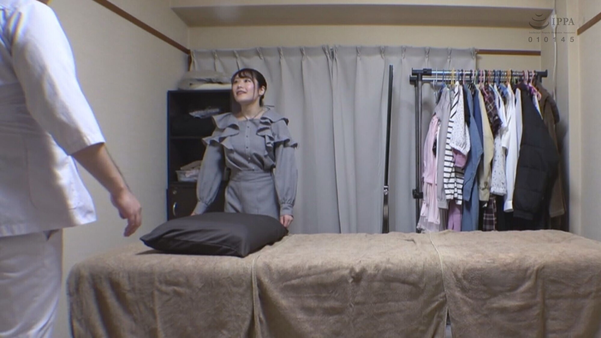 「目黒ひな実 魔法のオイルで快感マッサージ」のサムネイル