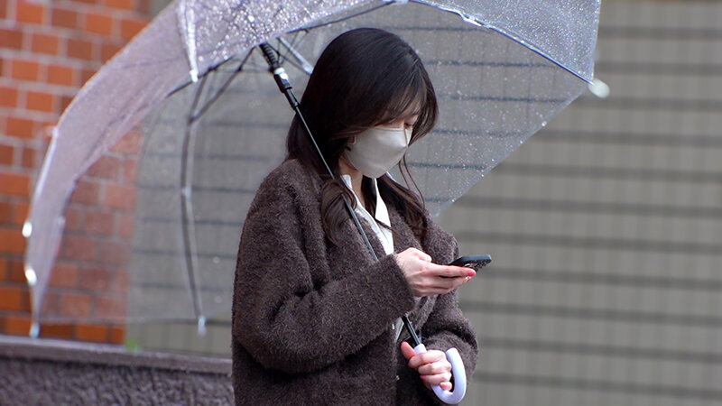 「竹内美雨|スレンダー熟女シンママが汗だく3Pで潮吹き絶頂!若い男に中出しされる素人妻」のサムネイル